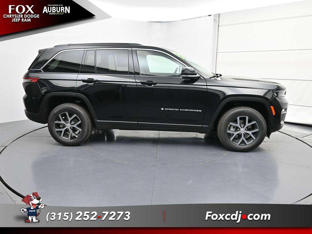 new 2025 Jeep Grand Cherokee car, priced at $47,495