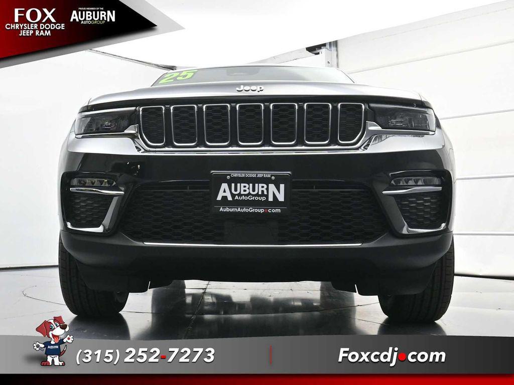 new 2025 Jeep Grand Cherokee car, priced at $47,495