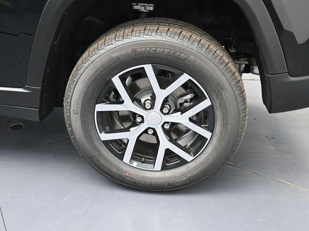 new 2025 Jeep Grand Cherokee car, priced at $47,495