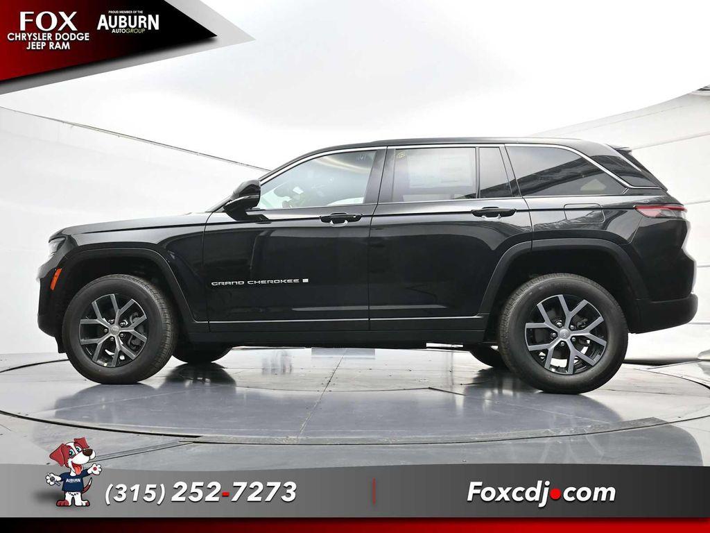 new 2025 Jeep Grand Cherokee car, priced at $47,495