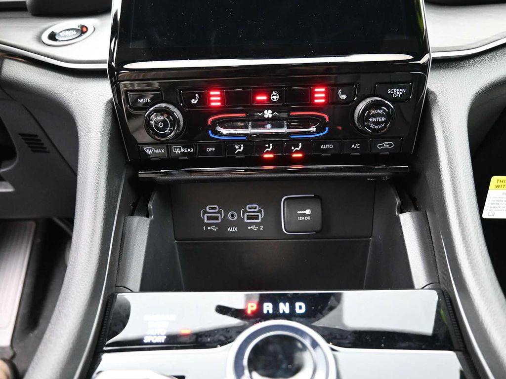 new 2025 Jeep Grand Cherokee car, priced at $47,495