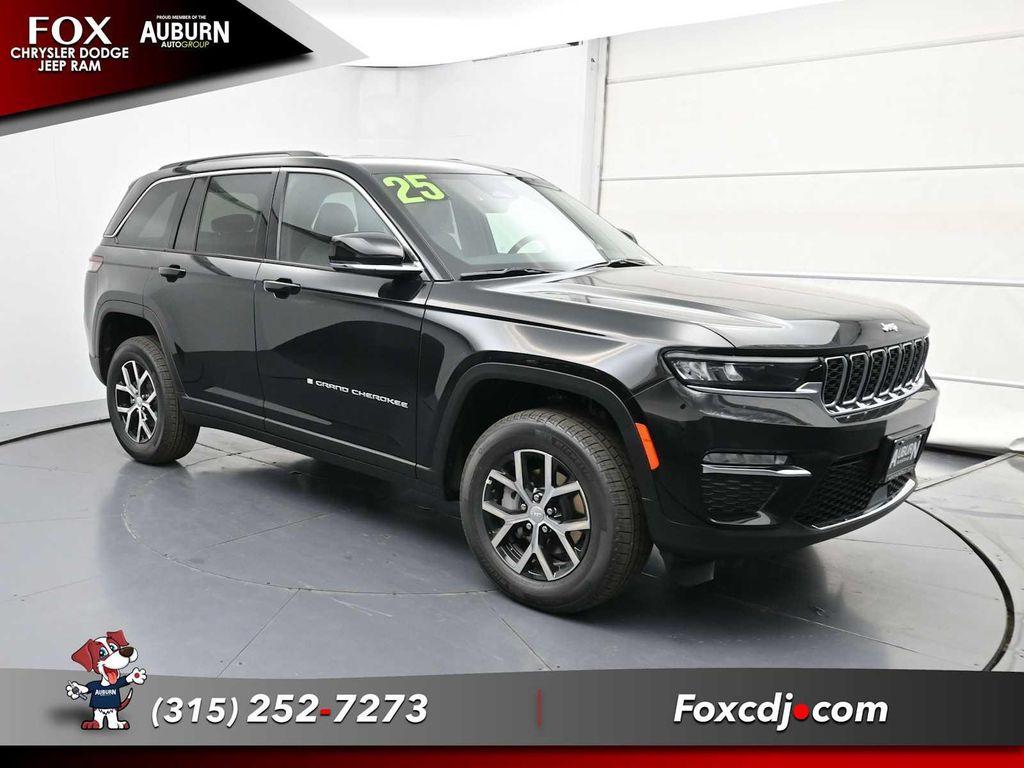new 2025 Jeep Grand Cherokee car, priced at $47,495