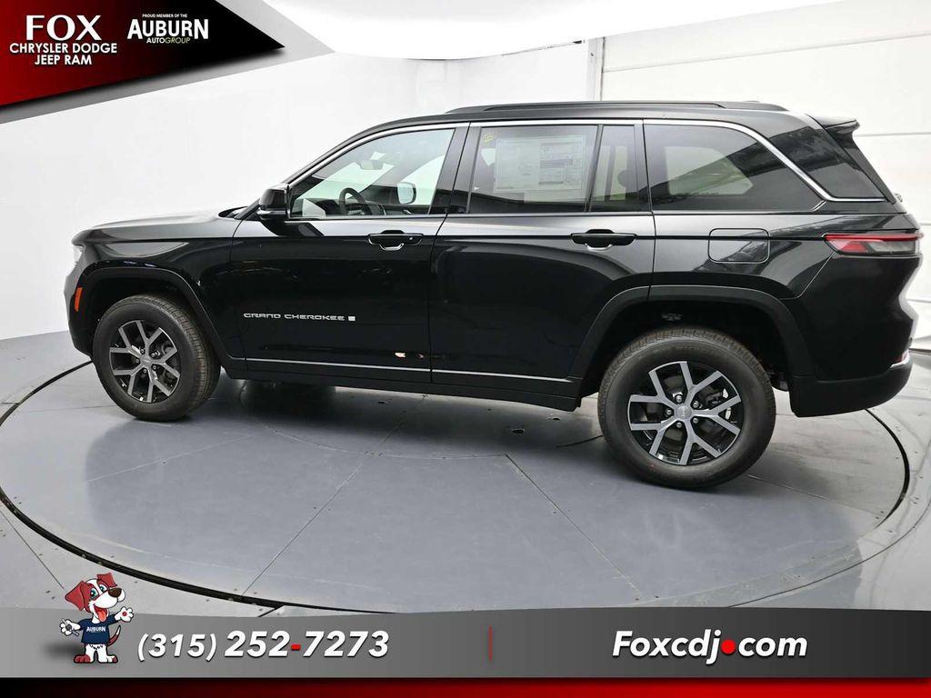 new 2025 Jeep Grand Cherokee car, priced at $47,495