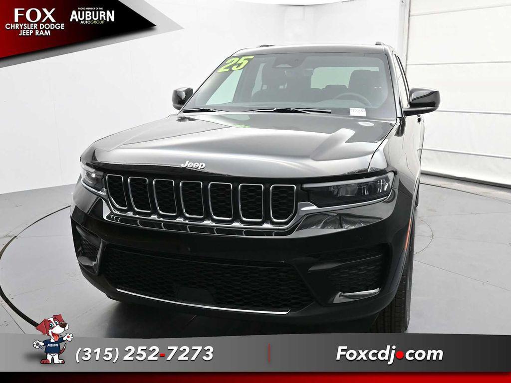 new 2025 Jeep Grand Cherokee car, priced at $43,409