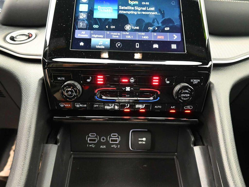 new 2025 Jeep Grand Cherokee car, priced at $44,170