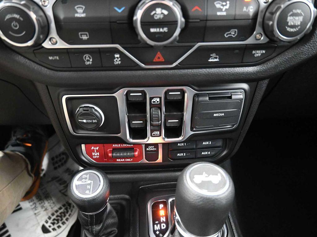 new 2025 Jeep Wrangler car, priced at $51,074