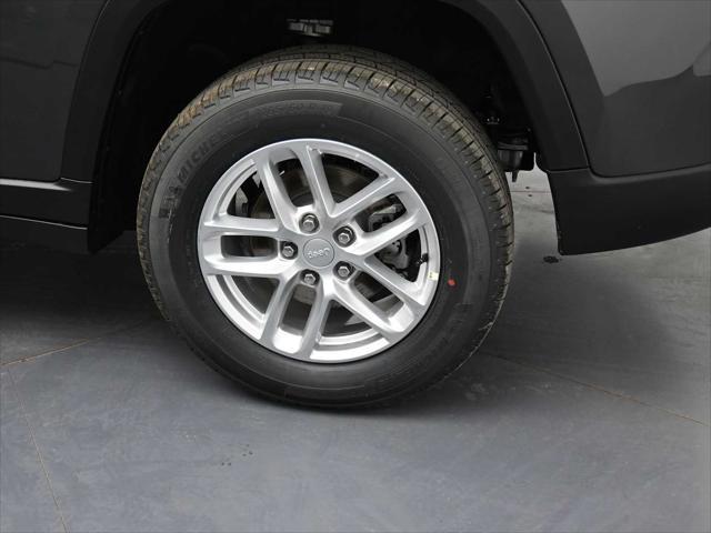 new 2025 Jeep Grand Cherokee car, priced at $43,284