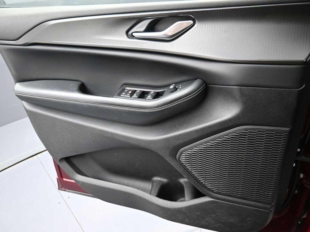 used 2023 Jeep Grand Cherokee L car, priced at $33,995