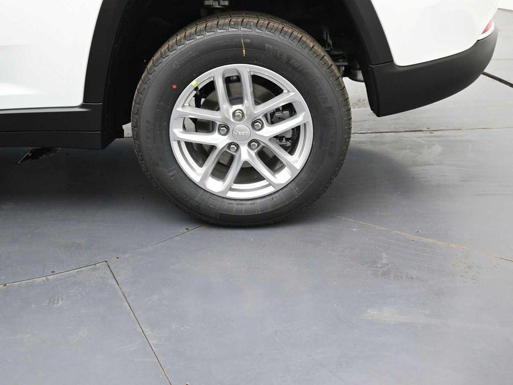 new 2025 Jeep Grand Cherokee car, priced at $42,873