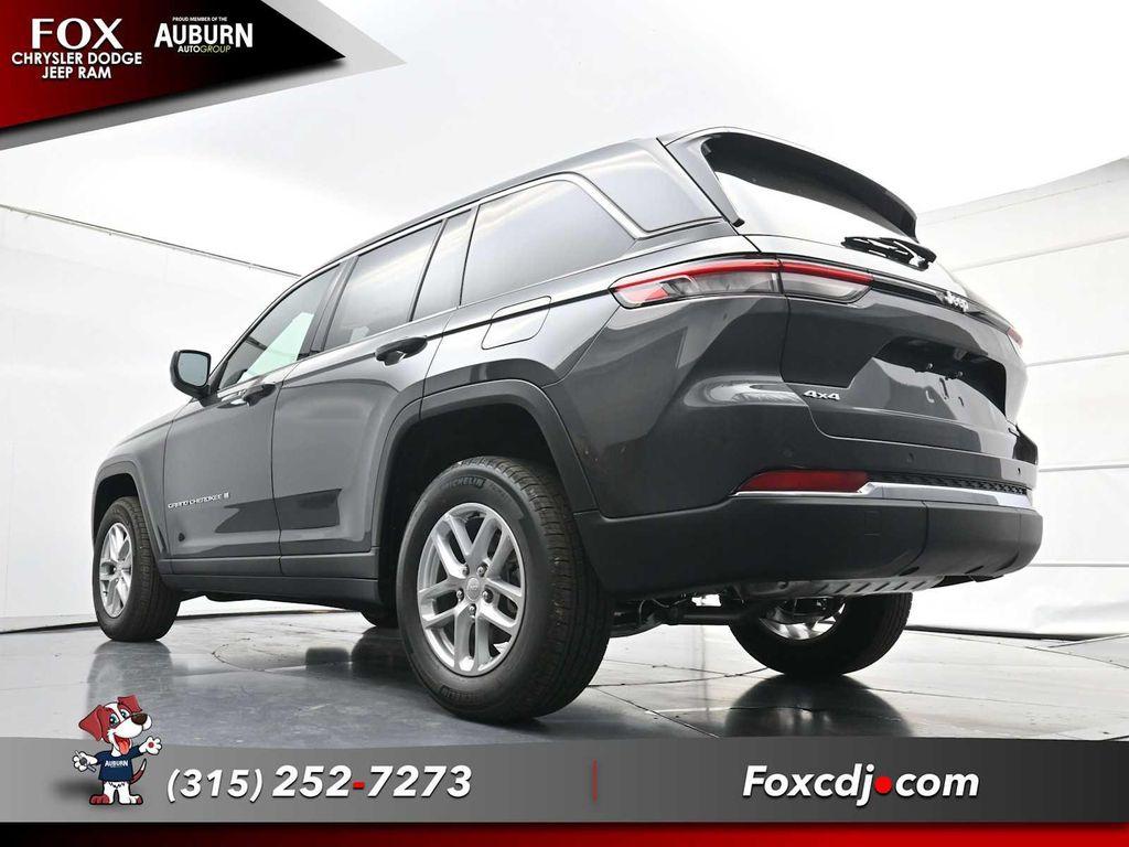 new 2025 Jeep Grand Cherokee car, priced at $44,180