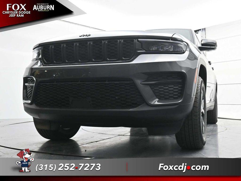 new 2025 Jeep Grand Cherokee car, priced at $47,725
