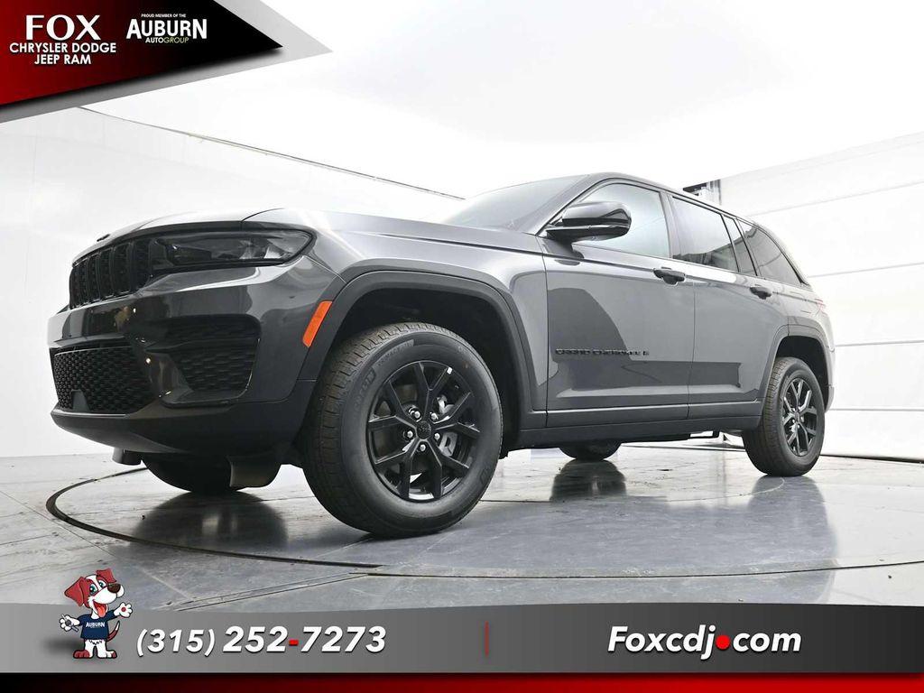 new 2025 Jeep Grand Cherokee car, priced at $47,725