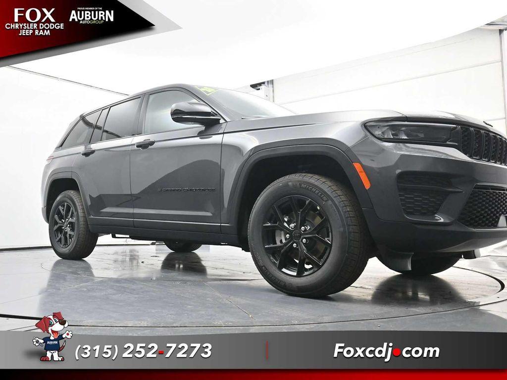 new 2025 Jeep Grand Cherokee car, priced at $47,725