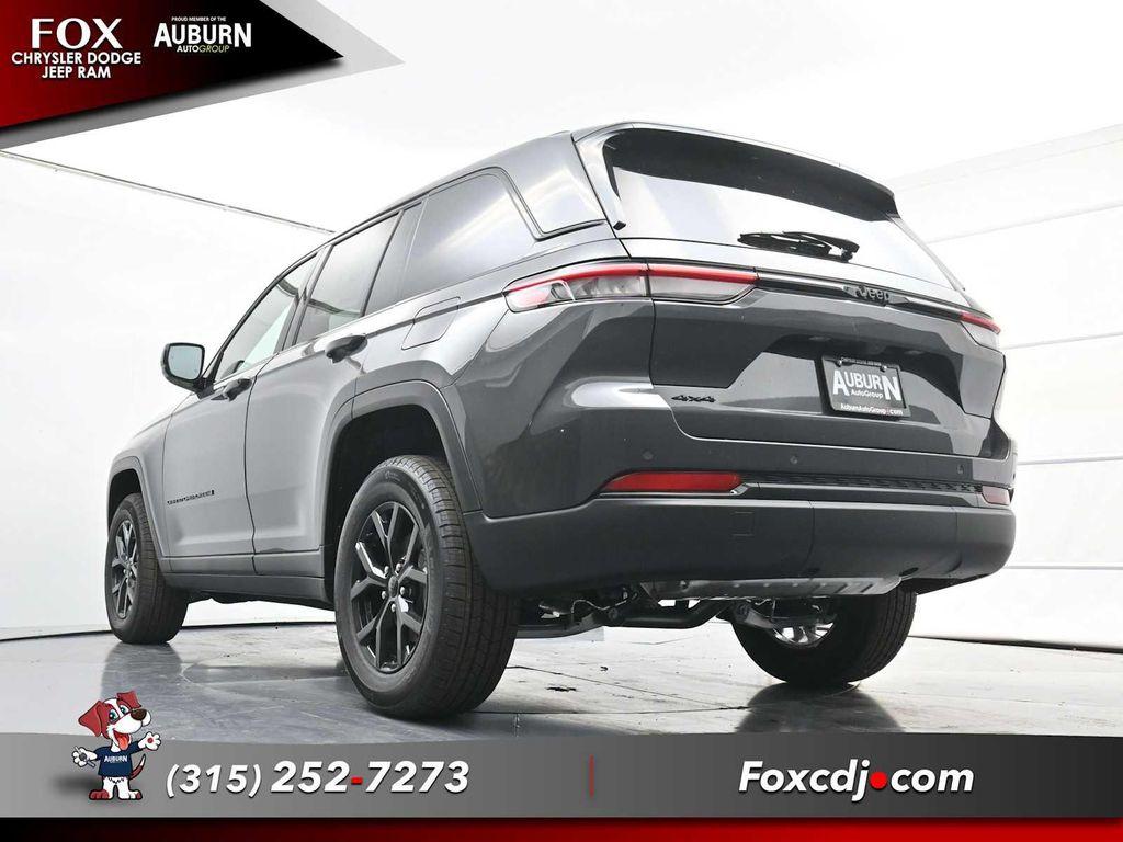 new 2025 Jeep Grand Cherokee car, priced at $47,725