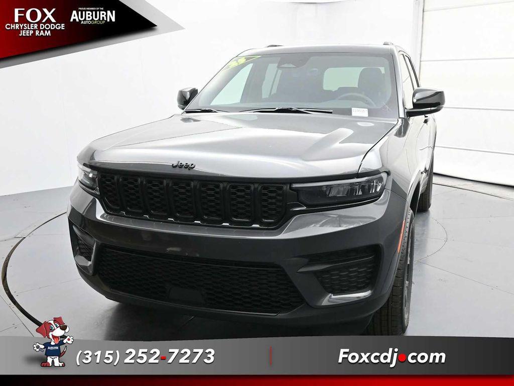 new 2025 Jeep Grand Cherokee car, priced at $47,725