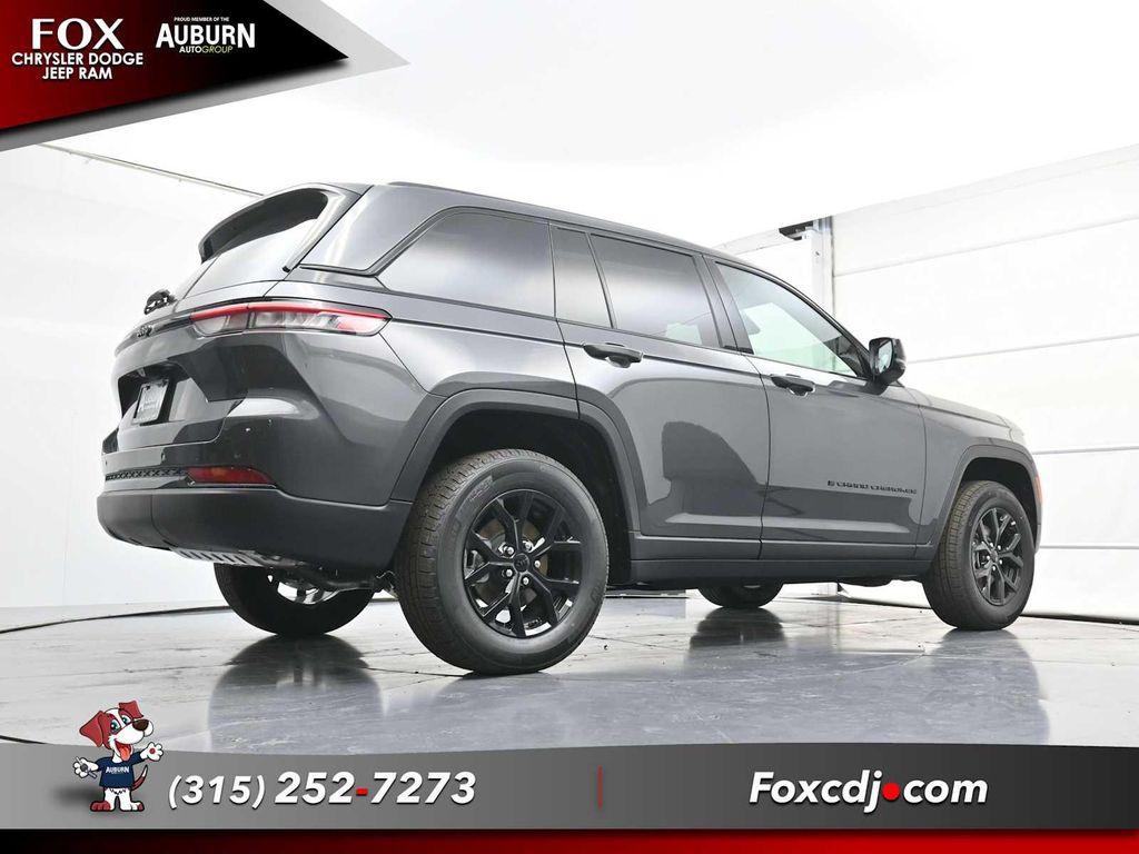 new 2025 Jeep Grand Cherokee car, priced at $47,725