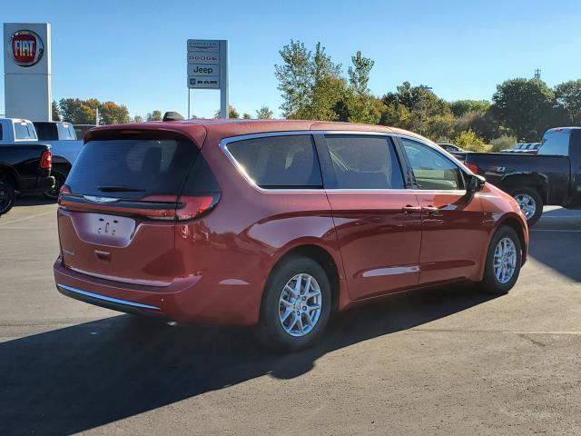 new 2025 Chrysler Pacifica car, priced at $41,989