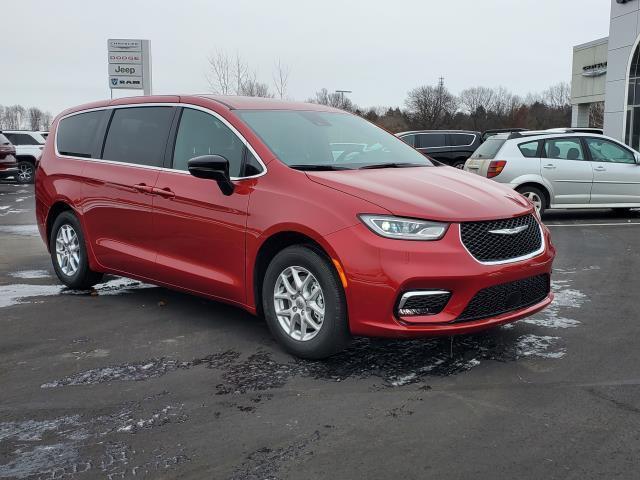 new 2025 Chrysler Pacifica car, priced at $39,189