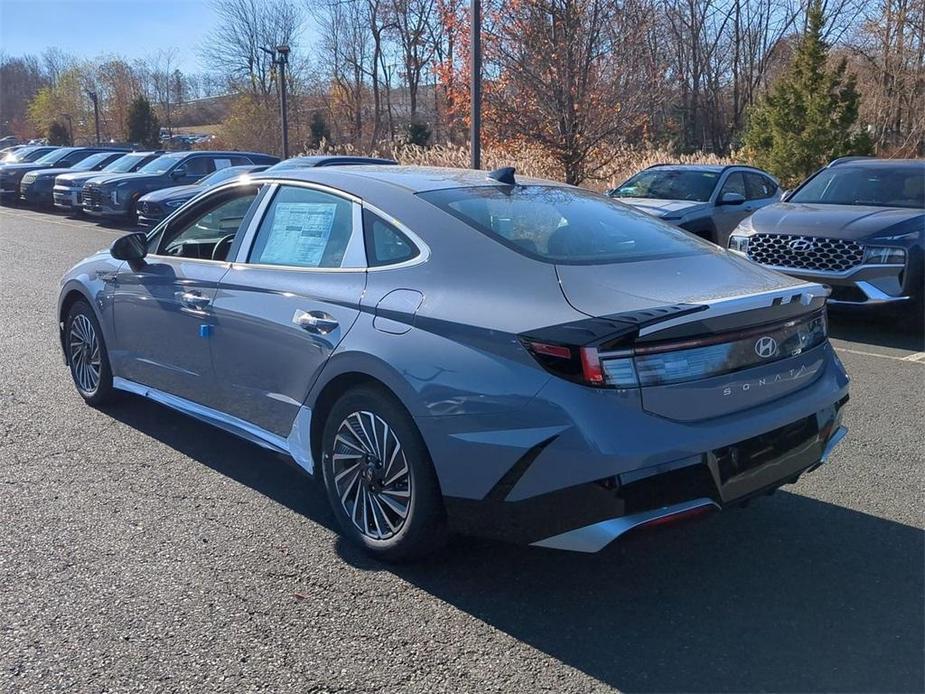 new 2025 Hyundai Sonata Hybrid car, priced at $32,710