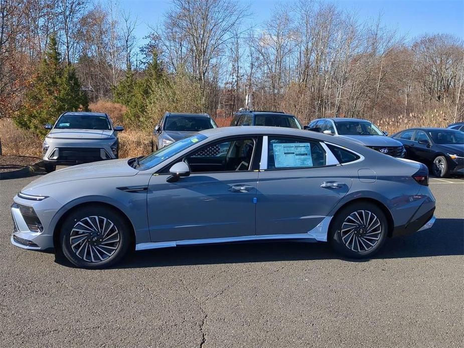 new 2025 Hyundai Sonata Hybrid car, priced at $32,710