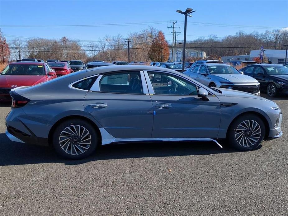 new 2025 Hyundai Sonata Hybrid car, priced at $32,710