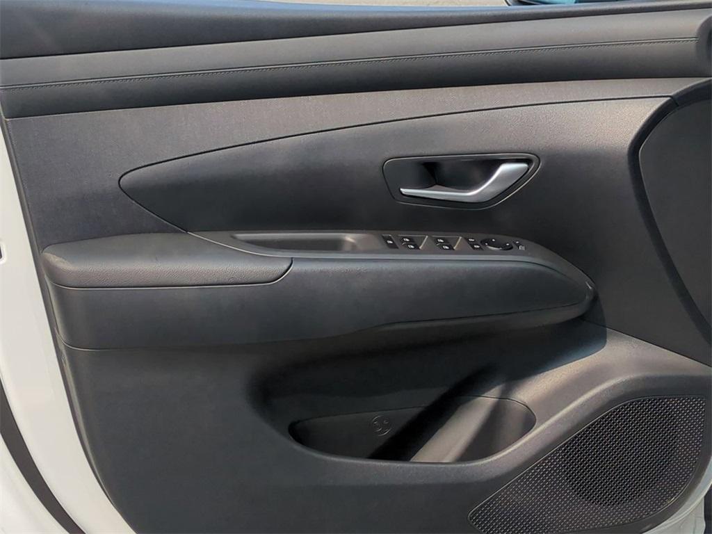 new 2025 Hyundai TUCSON Hybrid car, priced at $38,815