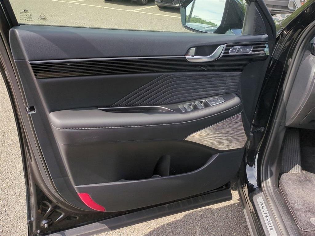 used 2025 Hyundai Palisade car, priced at $49,799