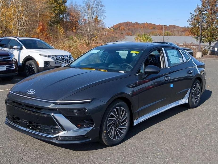 new 2025 Hyundai Sonata Hybrid car, priced at $39,135