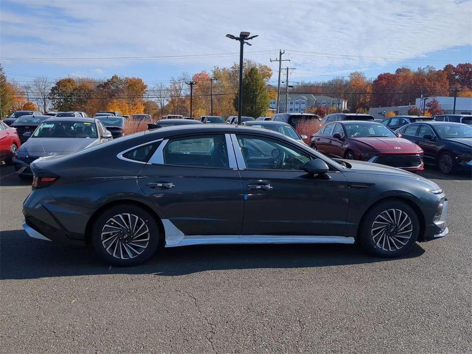 new 2025 Hyundai Sonata Hybrid car, priced at $39,135