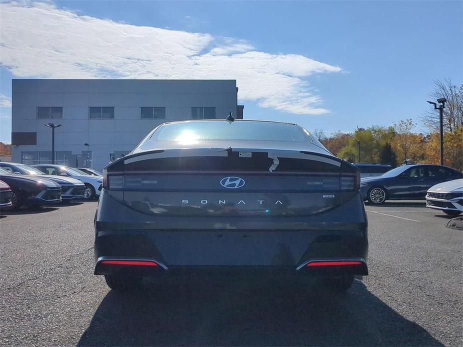 new 2025 Hyundai Sonata Hybrid car, priced at $39,135