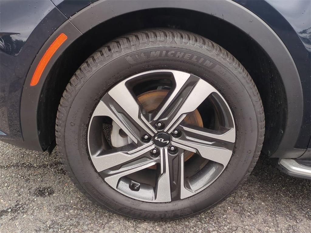 used 2023 Kia Sorento Hybrid car, priced at $32,899