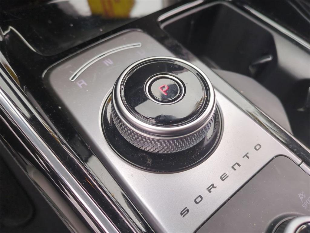 used 2023 Kia Sorento Hybrid car, priced at $32,899