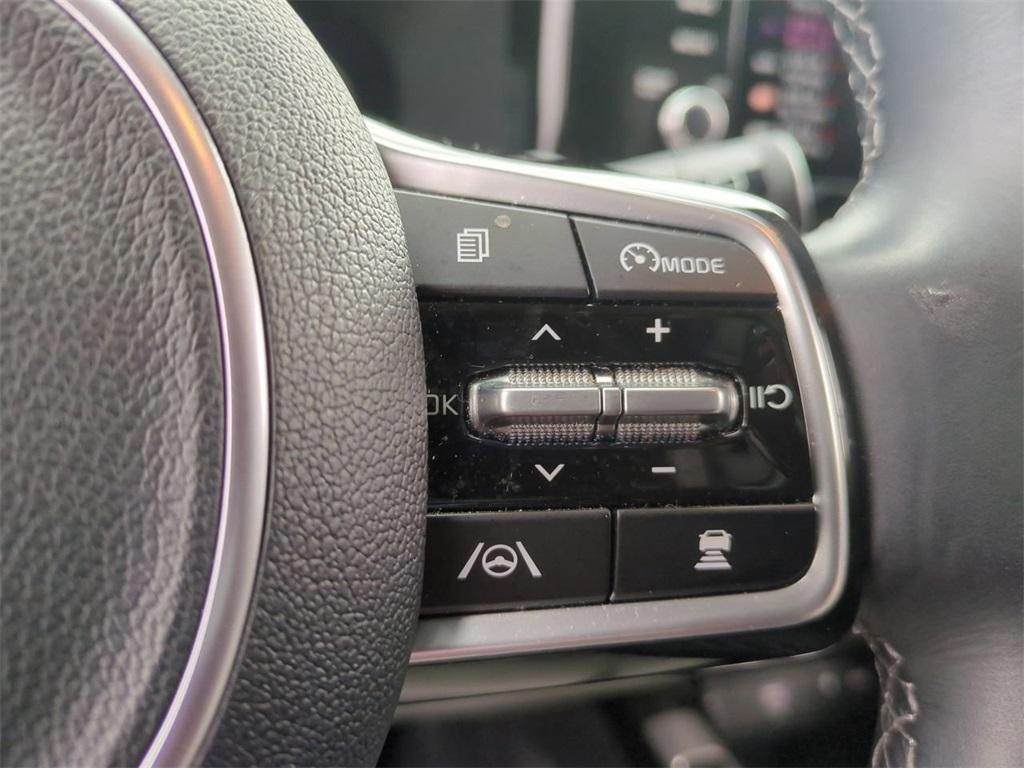 used 2023 Kia Sorento Hybrid car, priced at $32,899