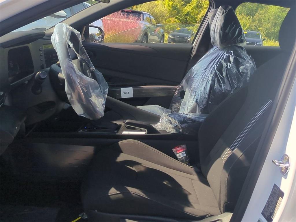 new 2025 Hyundai Elantra car, priced at $25,585