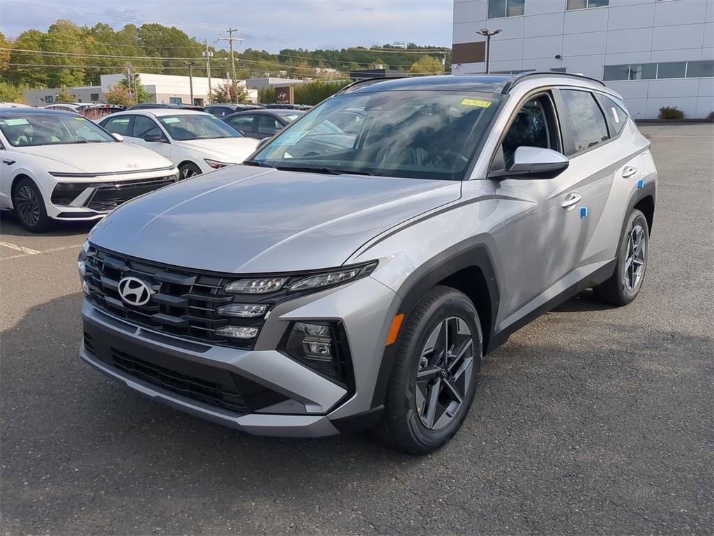 new 2025 Hyundai TUCSON Hybrid car, priced at $39,015