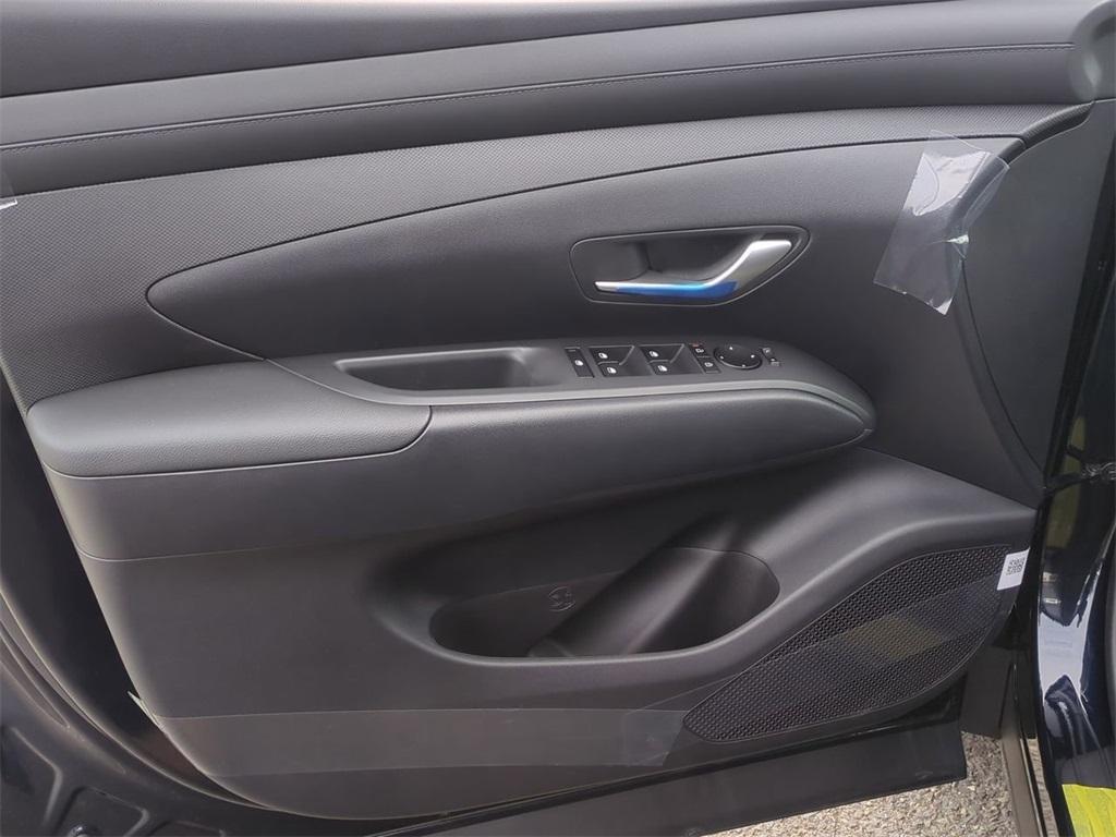 new 2025 Hyundai TUCSON Hybrid car, priced at $35,595