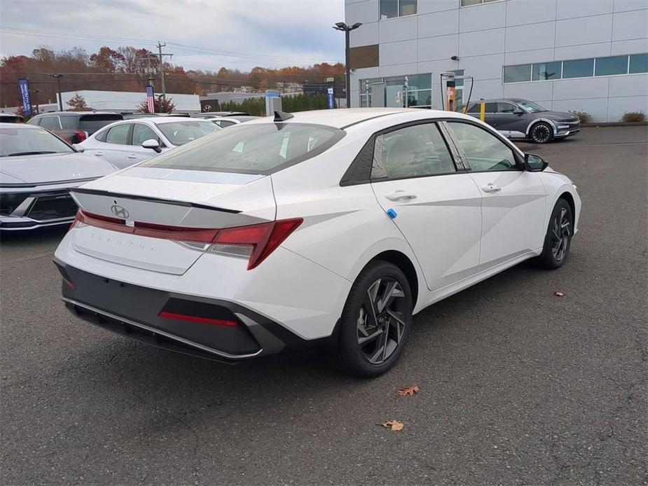 new 2025 Hyundai Elantra car, priced at $25,160