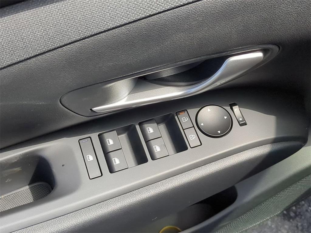 new 2025 Hyundai TUCSON Hybrid car, priced at $39,034