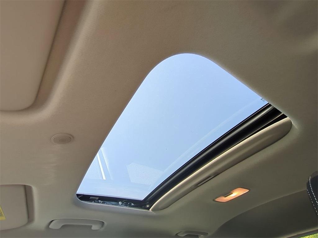 used 2022 Hyundai Venue car, priced at $15,889