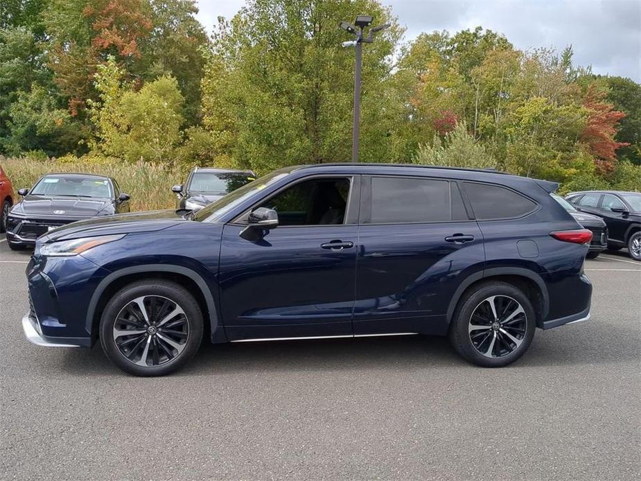 used 2021 Toyota Highlander car, priced at $35,798