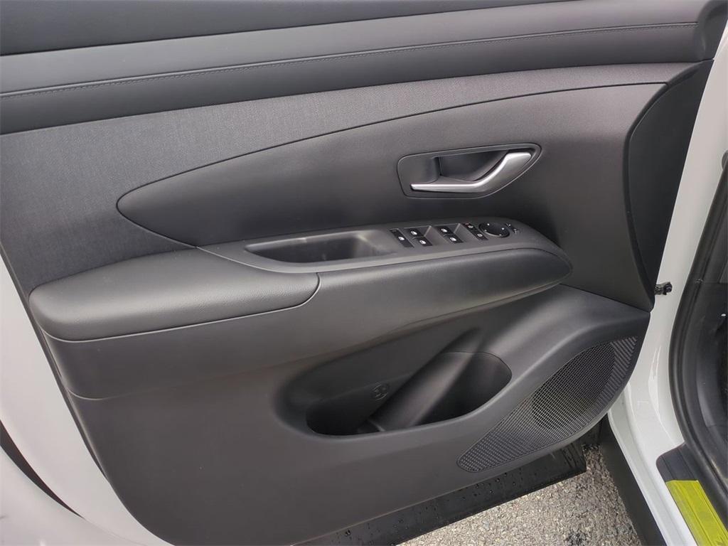 new 2025 Hyundai TUCSON Hybrid car, priced at $38,905