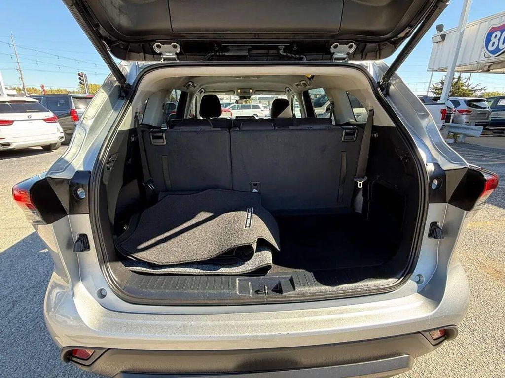 used 2022 Toyota Highlander car, priced at $21,999