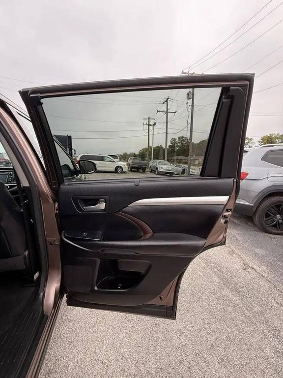 used 2017 Toyota Highlander car, priced at $17,999