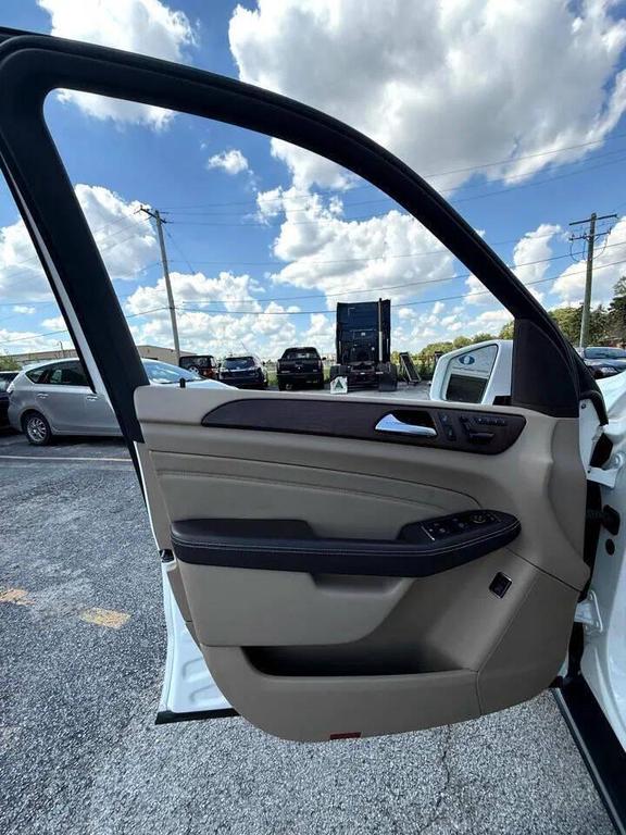 used 2015 Mercedes-Benz M-Class car, priced at $13,999