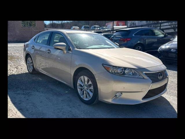 used 2013 Lexus ES 300h car, priced at $16,999