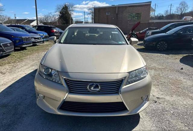 used 2013 Lexus ES 300h car, priced at $16,499