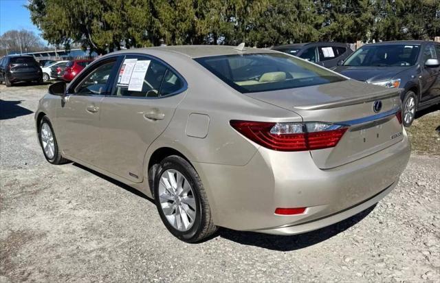 used 2013 Lexus ES 300h car, priced at $16,499