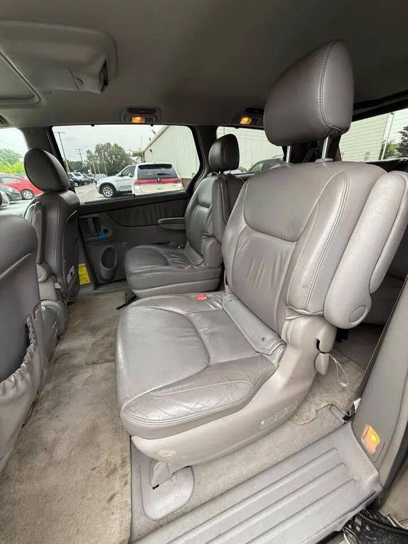 used 2004 Toyota Sienna car, priced at $4,299