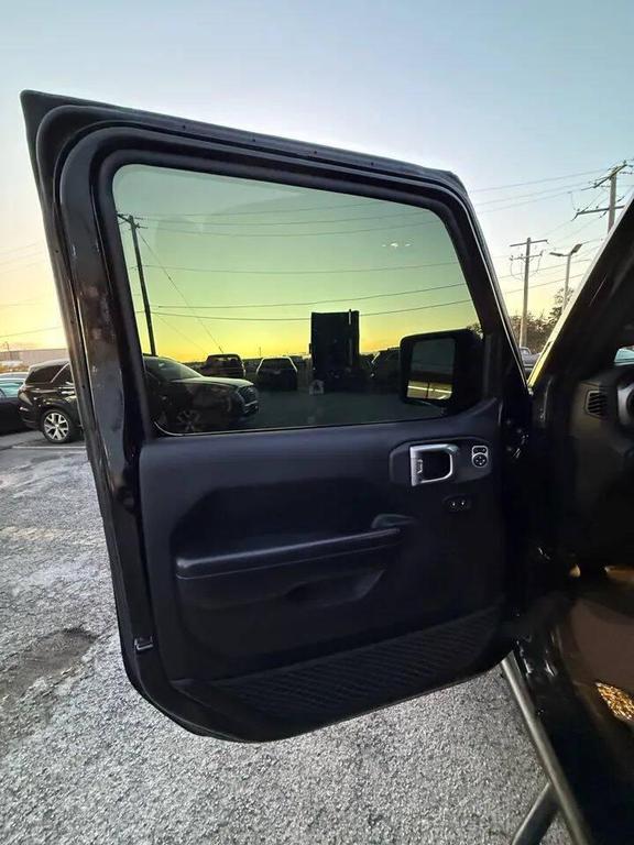 used 2021 Jeep Gladiator car, priced at $22,999
