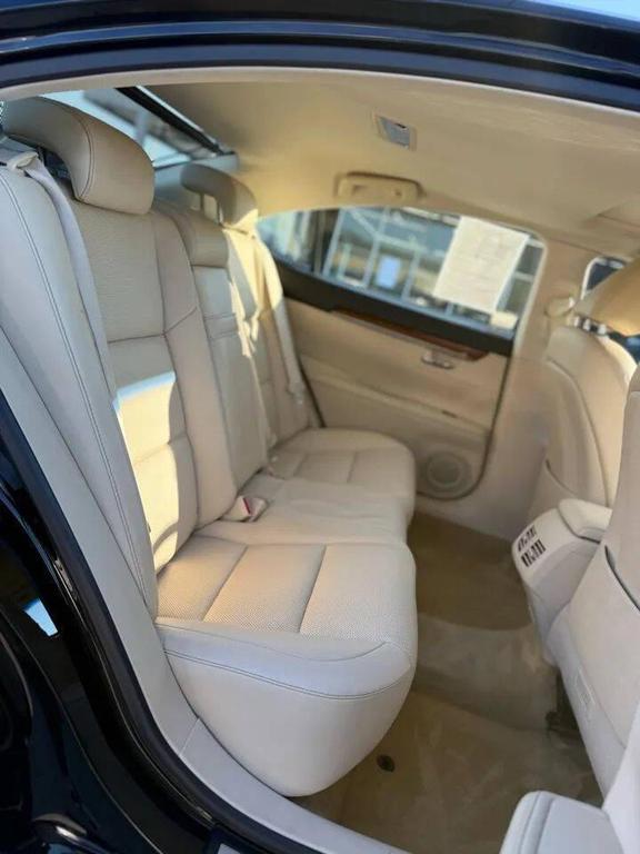 used 2014 Lexus ES 300h car, priced at $14,999